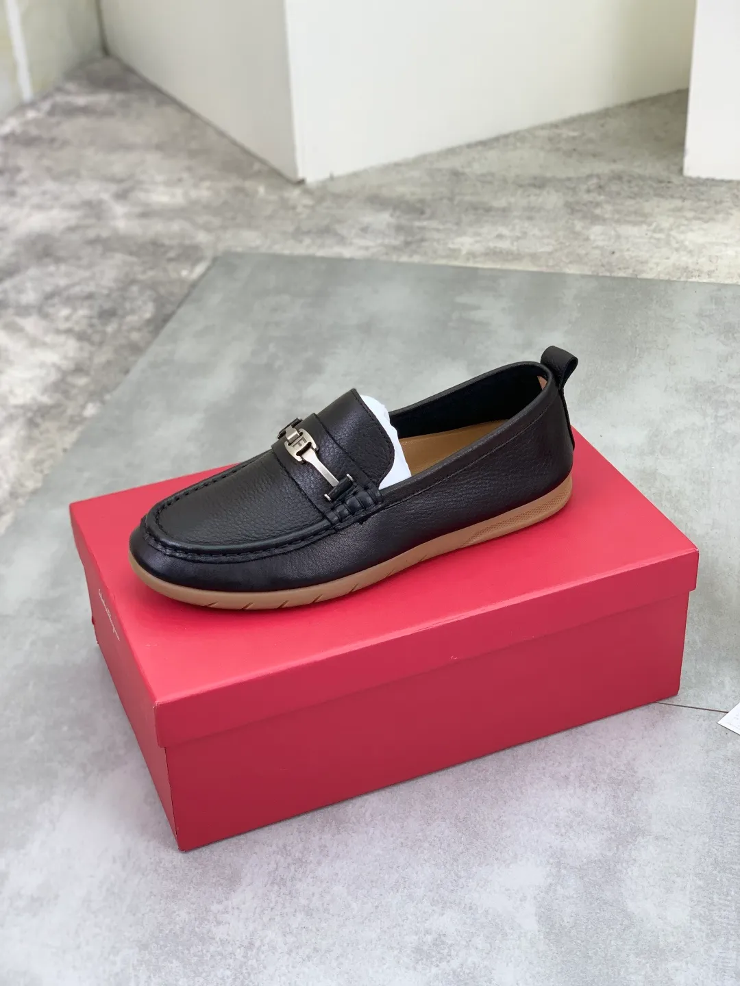 Men's shoes 💰P480 New model [Ferragamo/Ferragamo] Latest model Original imported calfskin, imported pigskin lining + original luxury metal buckle + original rubber outsole Soft and comfortable Size number: 38-44